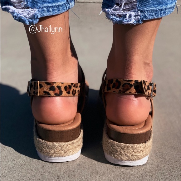 Leopard Espadrille sandal - Picture 7 of 7